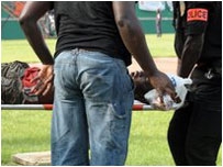 फुटबॉल स्टेडियम में भगदड़, 22 मरे