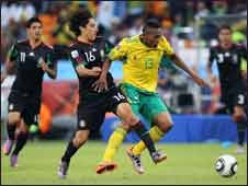 विश्व कप फुटबॉल के पहले दोनों मैच ड्रा रहे