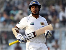 संगकारा, परनाविताना ने शतक जड़े