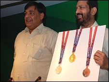 कलमाड़ी का इस्तीफ़े से इनकार