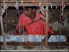 नीली पट्टी से दूर रहें वरना जुर्माना भरें
