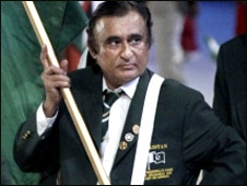 अब खेल गाँव में चोरी