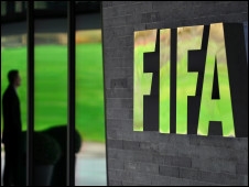 फ़ीफ़ा अधिकारियों पर घूस लेने का इल्ज़ाम