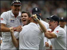 बॉक्सिंग डे पर ऑस्ट्रेलिया लहूलुहान