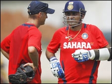 बाल बाल बचे वीरेंदर सहवाग