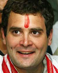 राहुल गांधी मिले हाकी खिलाडि़यों से