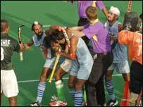 भारत और पाकिस्तान के बीच हॉकी मैच में काफी तनाव देखा जा सकता है