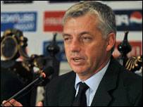 आईसीसी का दल ऑस्ट्रेलिया और न्यूज़ीलैंड के खिलाड़ियों से बात कर रहा है