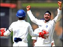 हरभजन का कहना है कि अब वो विवादों से उबर गए हैं