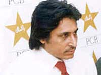 क्रिकेट के शाहरुख हैं सहवाग: रमीज राजा