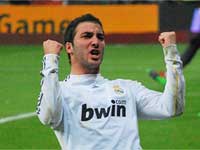 हिग्वेन 'गोल्डन बूट' की दौड़ में सबसे आगे