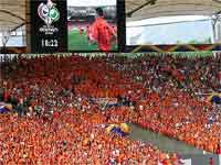 स्लोवाकिया को हराकर हॉलैंड क्वार्टर फाइनल में