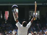 बेंगलुरू टेस्ट : सचिन ने जमाया 49वां सैकड़ा