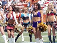 एशियाड : बिकनी गर्ल्स ने किया खिलाड़ियों का ध्यान भंग