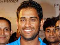 धोनी के लेकर भिड़े मुंडा -निशंक, मुश्किल में जयराम