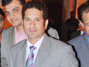 अन्ना हजारे ने की सचिन तेंदुलकर को भारत रत्न देने की मांग