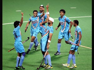 हरियाणा के हॉकी खिलाडिय़ों को मिला 11-11 लाख का ईनाम