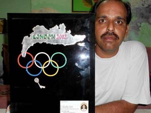 चांदी से ओलंपिक के खेलगांव का चित्र उकेरा