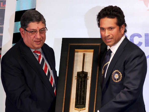 सचिन को विशेष अवार्ड