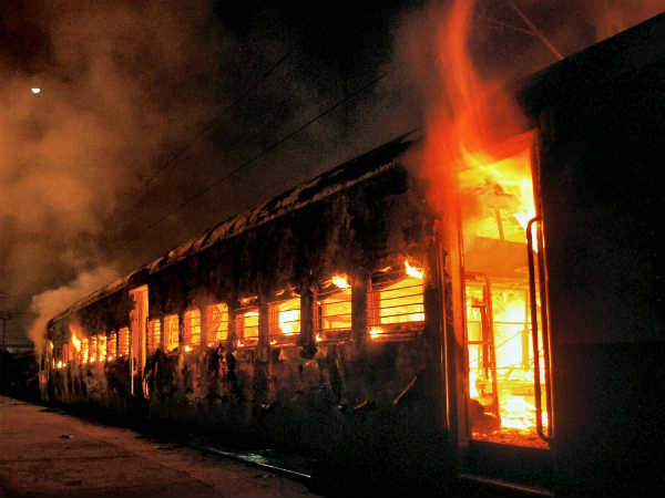 एरनाकुलम एक्‍सप्रेस में आग 