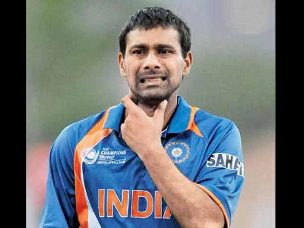 क्रिकेटर प्रवीण कुमार के फ्लैट में बनी ब्‍लू फिल्‍म, छापेमारी