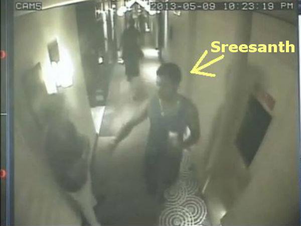 देखे वीडियो- होटल के कमरे में लड़की संग रंगरलियां मनाते श्रीसंत