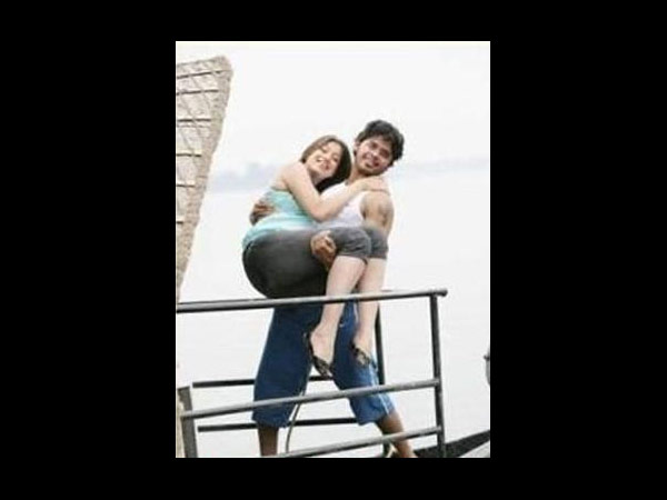 तस्‍वीरों में देखें कैसे हिरोइनों से चिपके श्रीसंत