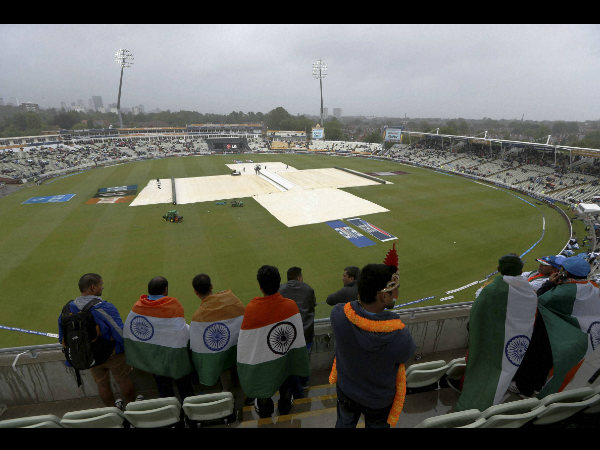 ग्राउंड स्‍टाफ 