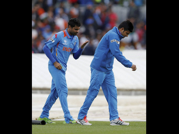 जडेजा और रैना 