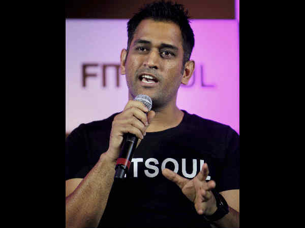 एक साल में धोनी ने कमाये 180 करोड़ रूपये