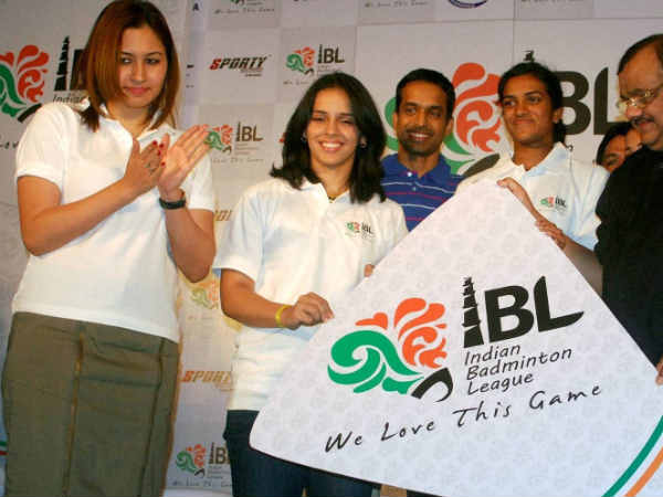 बैंडमिंटन स्टारों में कलंह, साइना नेहवाल पर बरसीं ज्वाला