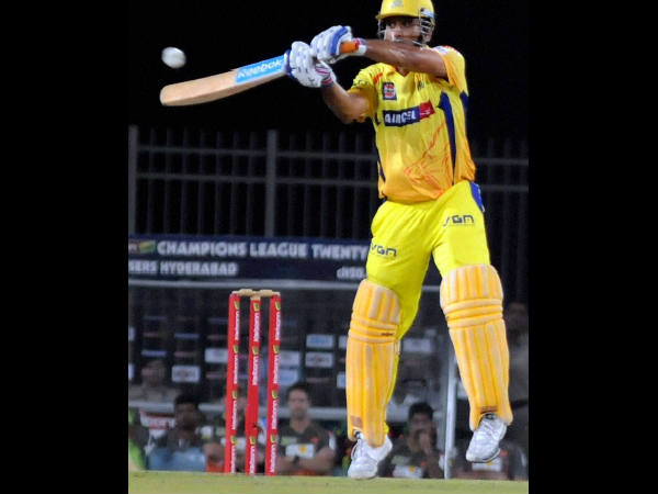 पांच छक्‍के लगाने के बाद धोनी को देना पड़ा जुर्माना