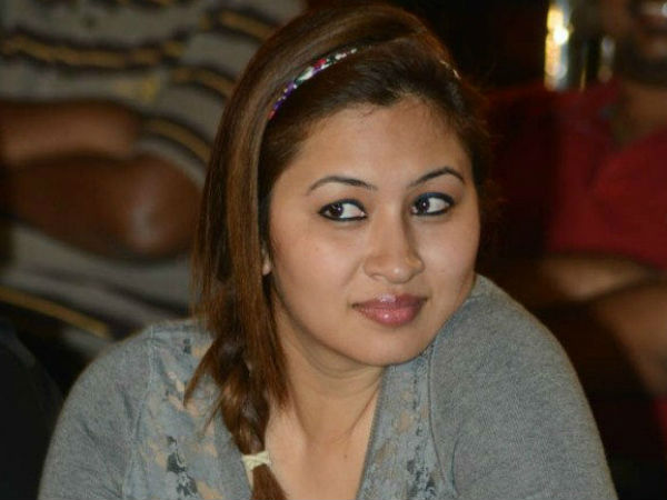 अजहर ने ज्वाला को एक बीएमड्ब्लू् दी