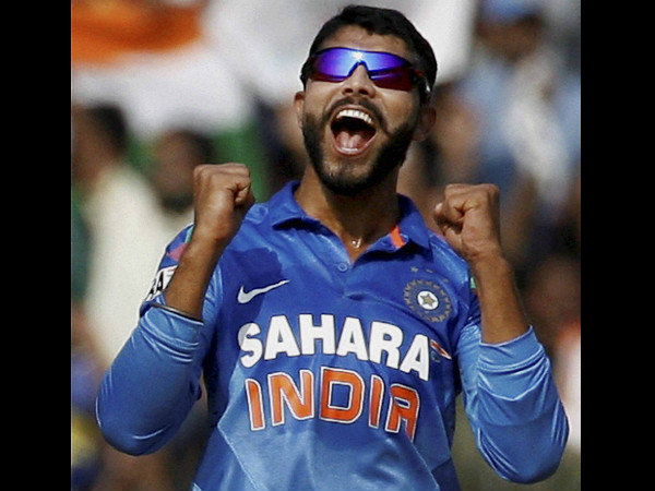 जडेजा ने लिये दो विकेट 