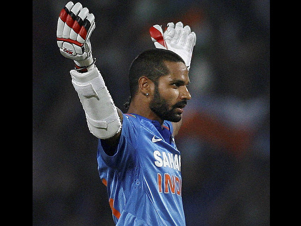 जश्‍न मनाते हुए 