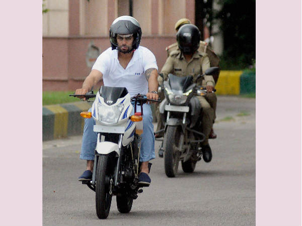 जिद्दी विराट ने अमला को हटाया और बने नंबर वन