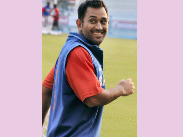 औसत के मामले में महेंद्र सिंह धोनी तीसरे सर्वश्रेष्‍ठ खिलाड़ी