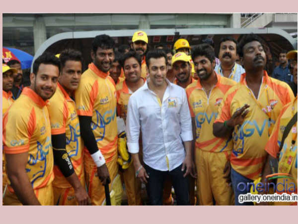 चेन्‍नई टीम के साथ सलमान