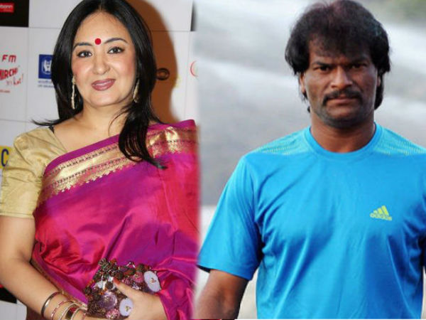 मजबूत हुई 'आप': हॉकी प्‍लेयर धनराज पिल्‍लै और सिंगर जसपिंदर नरूला पार्टी में शामिल