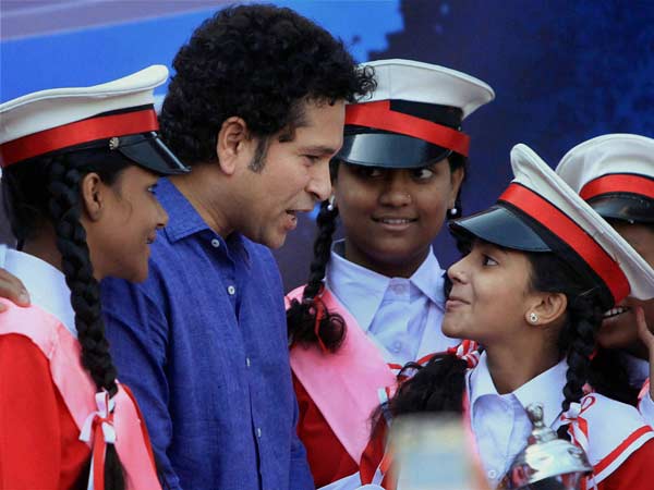 मुंबई में एक प्रोमोशनल इवेंट में सचिन