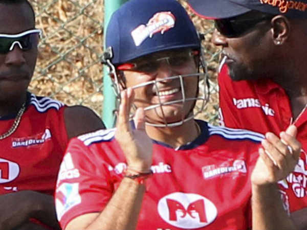 चल गया सहवाग का बल्‍ला, किया धमाका