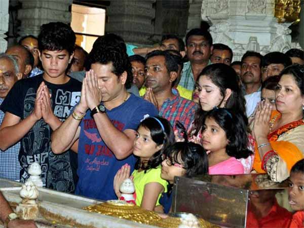 बर्थडे ब्वॉय सचिन के पोस्टरों से दीवारें गुलजार, चारों ओर तेंदुलकर ही मेरे यार