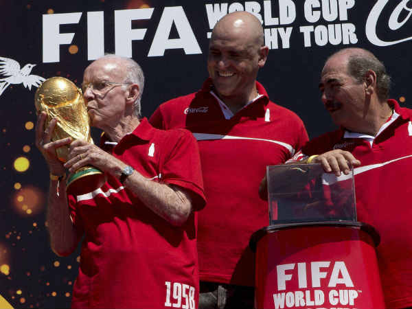 दो बार वर्ल्‍ड कप की मेजबानी 