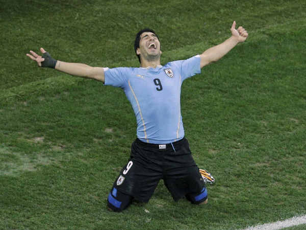 फीफा के ग्रुप मैच में चोटिल सुआरेज ने खदेड़ डाला इंग्लैंड को