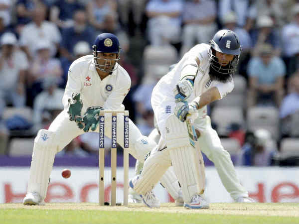 'सेव गाजा' का रिस्‍ट बैंड पहनने पर मोइन अली हुए बैन