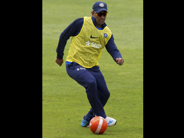 महेन्द्र सिंह धोनी