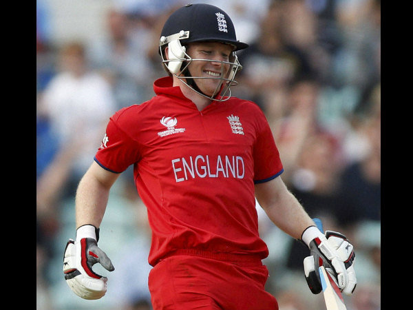 ट्वेंटी-20 में इंग्लैंड से हारा भारत, समीक्षकों ने धोनी को विलेन बनाया