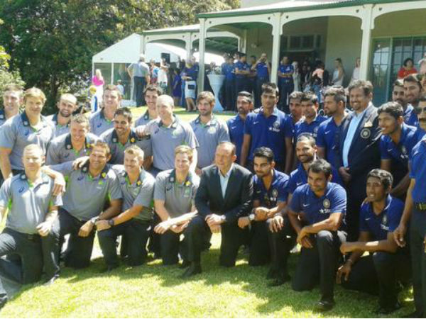 आस्ट्रेलियाई पीएम एबॉट ने टीम इंडिया को टी टी-पार्टी, धोनी नहीं आये