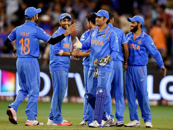 विश्व कप : डेविड वार्नर 12 रन पर आउट, उमेश यादव ने लिया विकेट