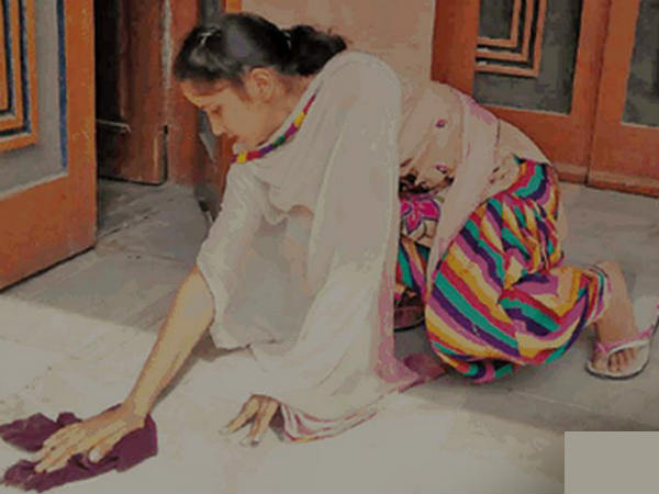 हरियाणा में गोल्ड मेडल विजेता मुक्केबाज लगाती घरों में पोंछा